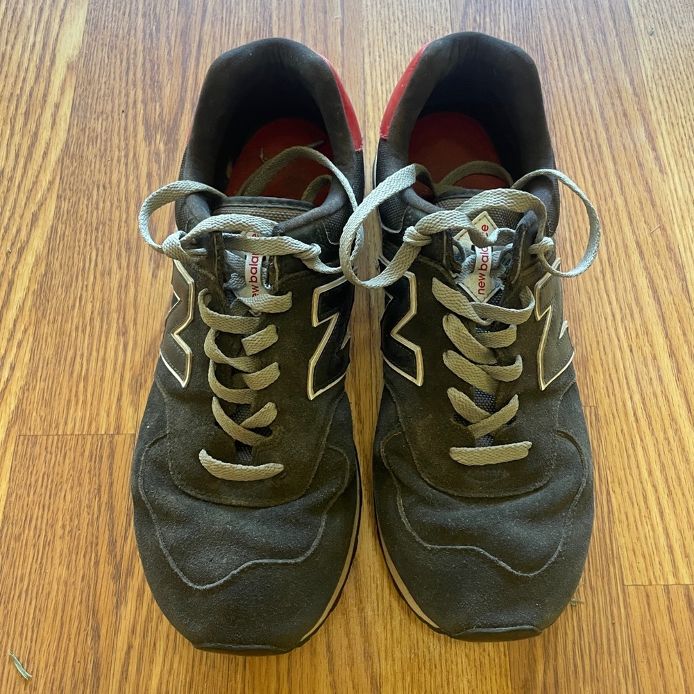 New Balance Men's Black and Gray Sneakers